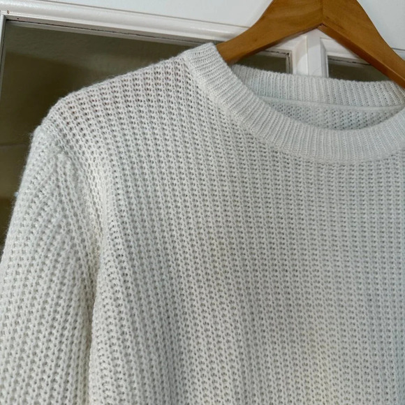 SHEIN Bell Sleeve Cropped Chunky Sweater - small - Picture 4 of 6